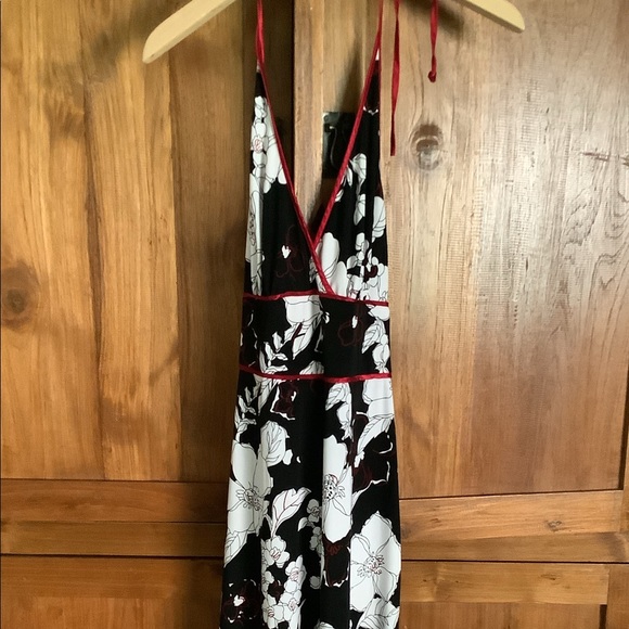 ❤️Speechless Black & White Floral Halter Dress Red - Picture 2 of 9